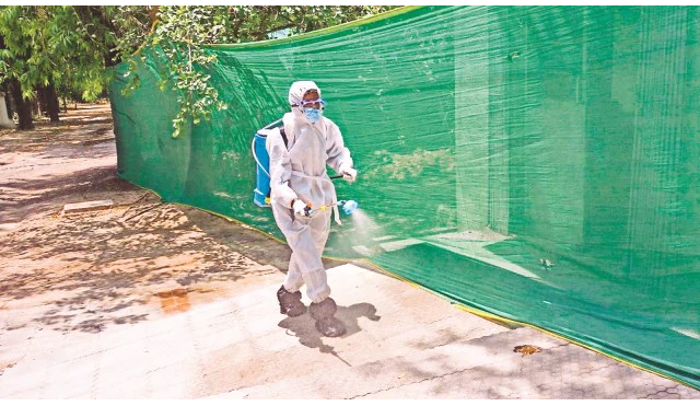 Over 200 samples from Gorakhpur zoo, poultry farms sent for testing